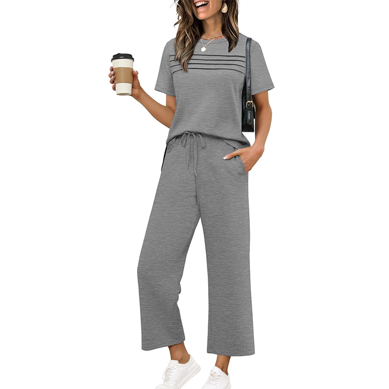 Ensemble femme décontracté avec pantalon large et haut manches courtes