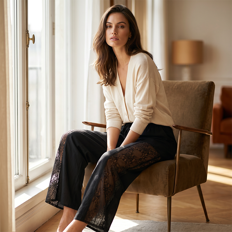 Pantalon femme fluide noir avec dentelle florale et cordon