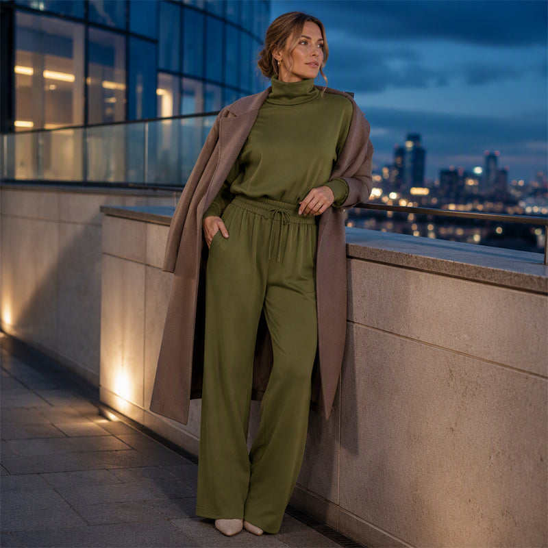 Ensemble femme avec col montant et pantalon fluide
