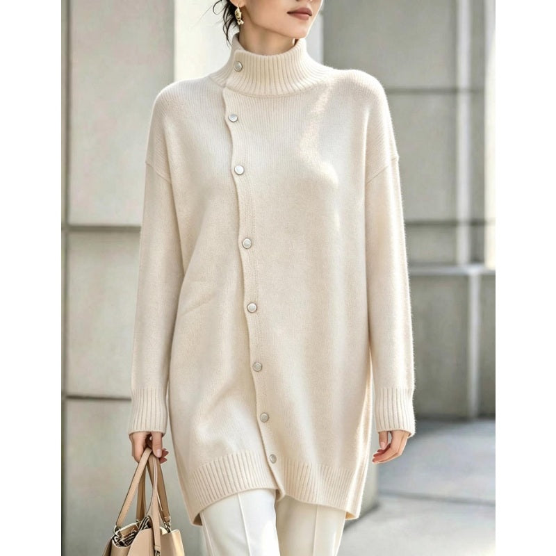 Pull femme long à col roulé avec boutons asymétriques