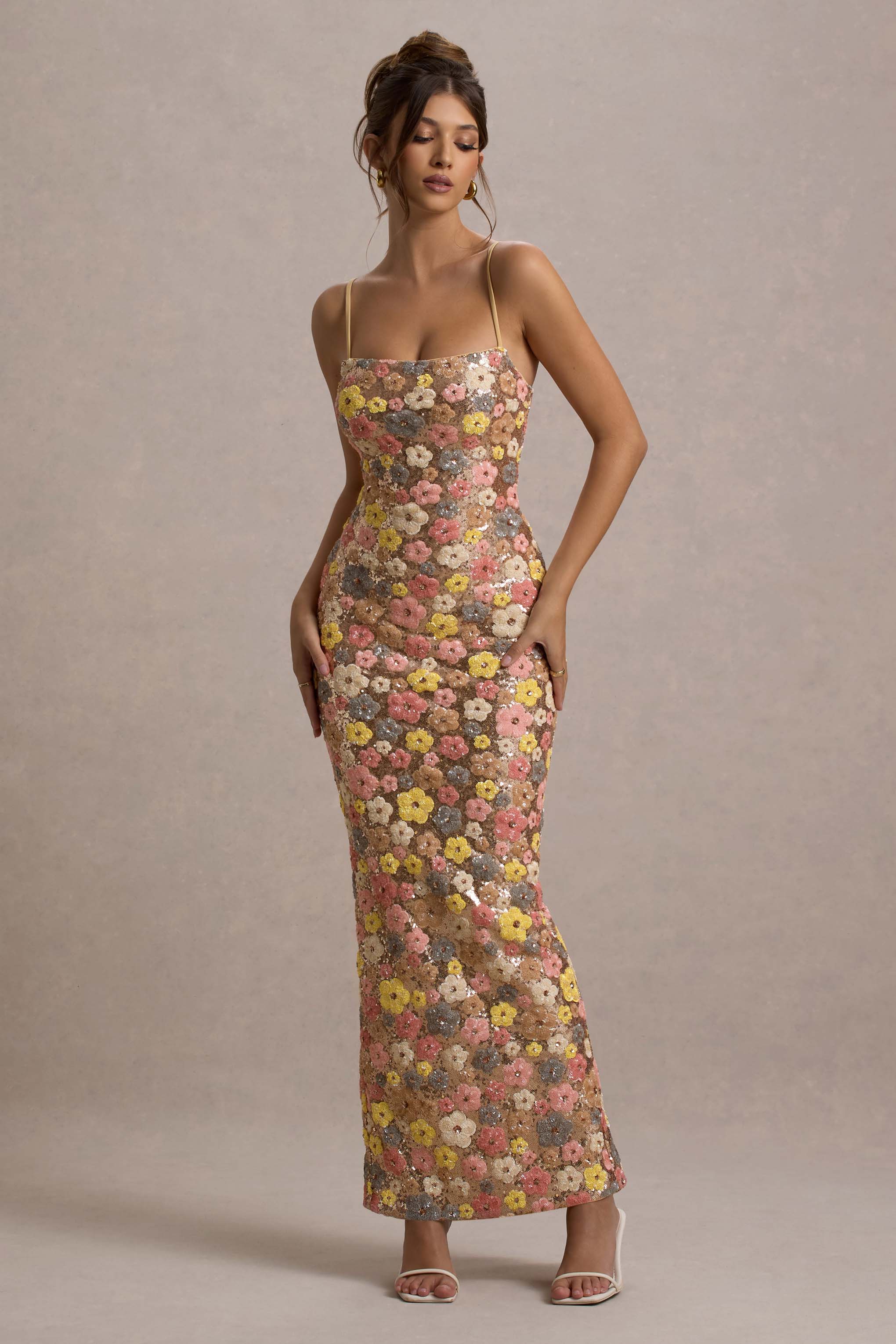 Robe Longue Fleurie Élégante avec Fines Bretelles