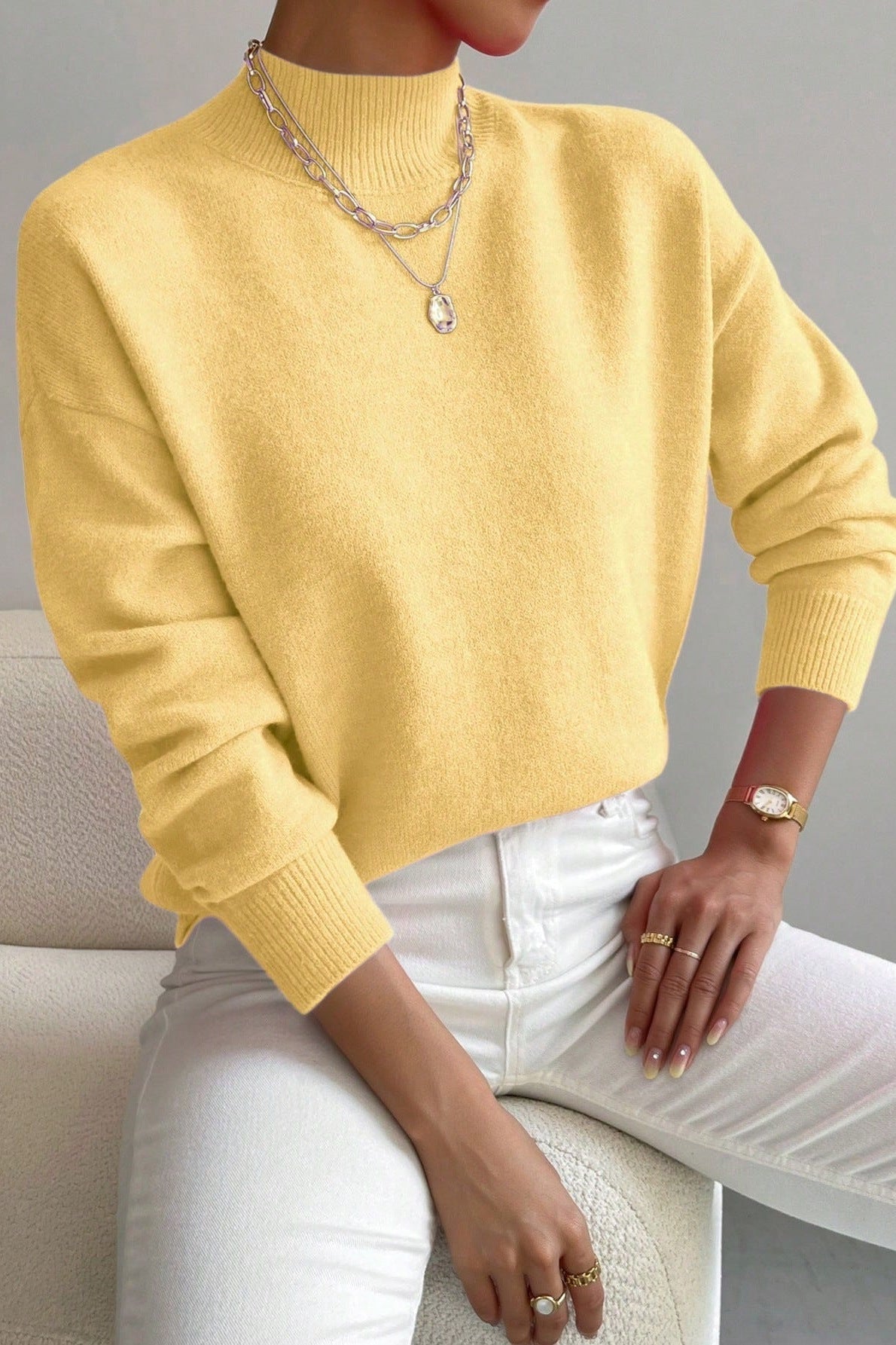 Pull femme en tricot doux à col montant